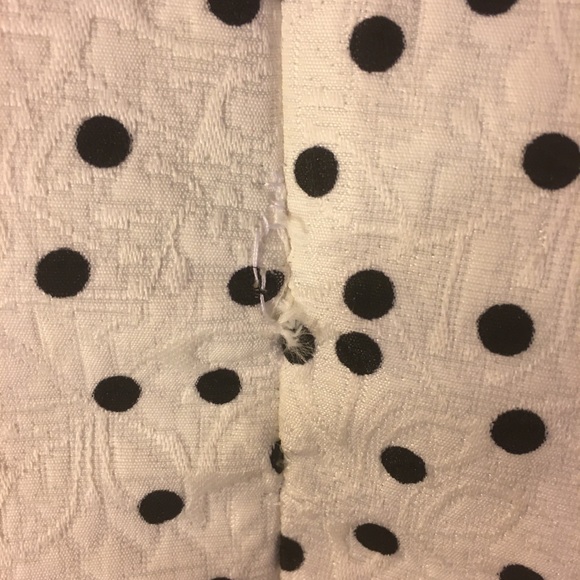 White and black, sleeveless, fit and flare dress - Picture 3 of 7